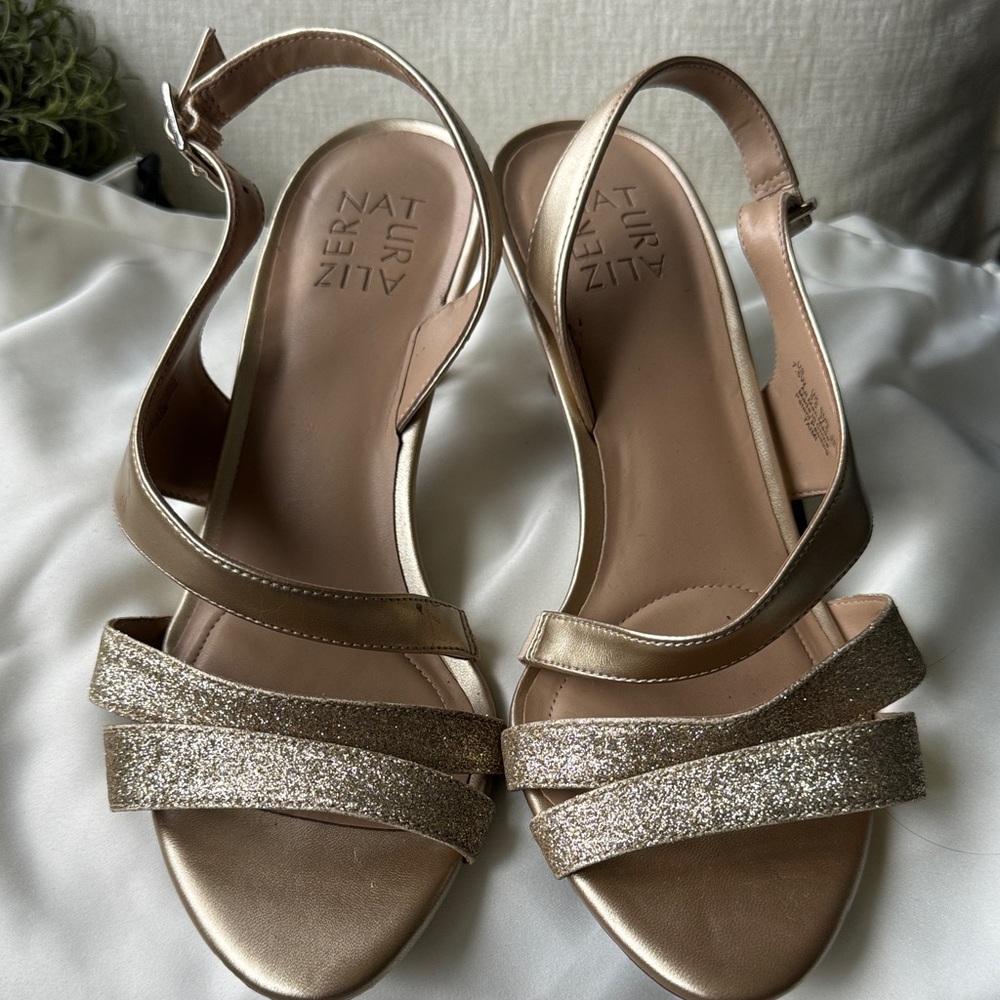 Naturalizer Women's Glittering Gold Sandals